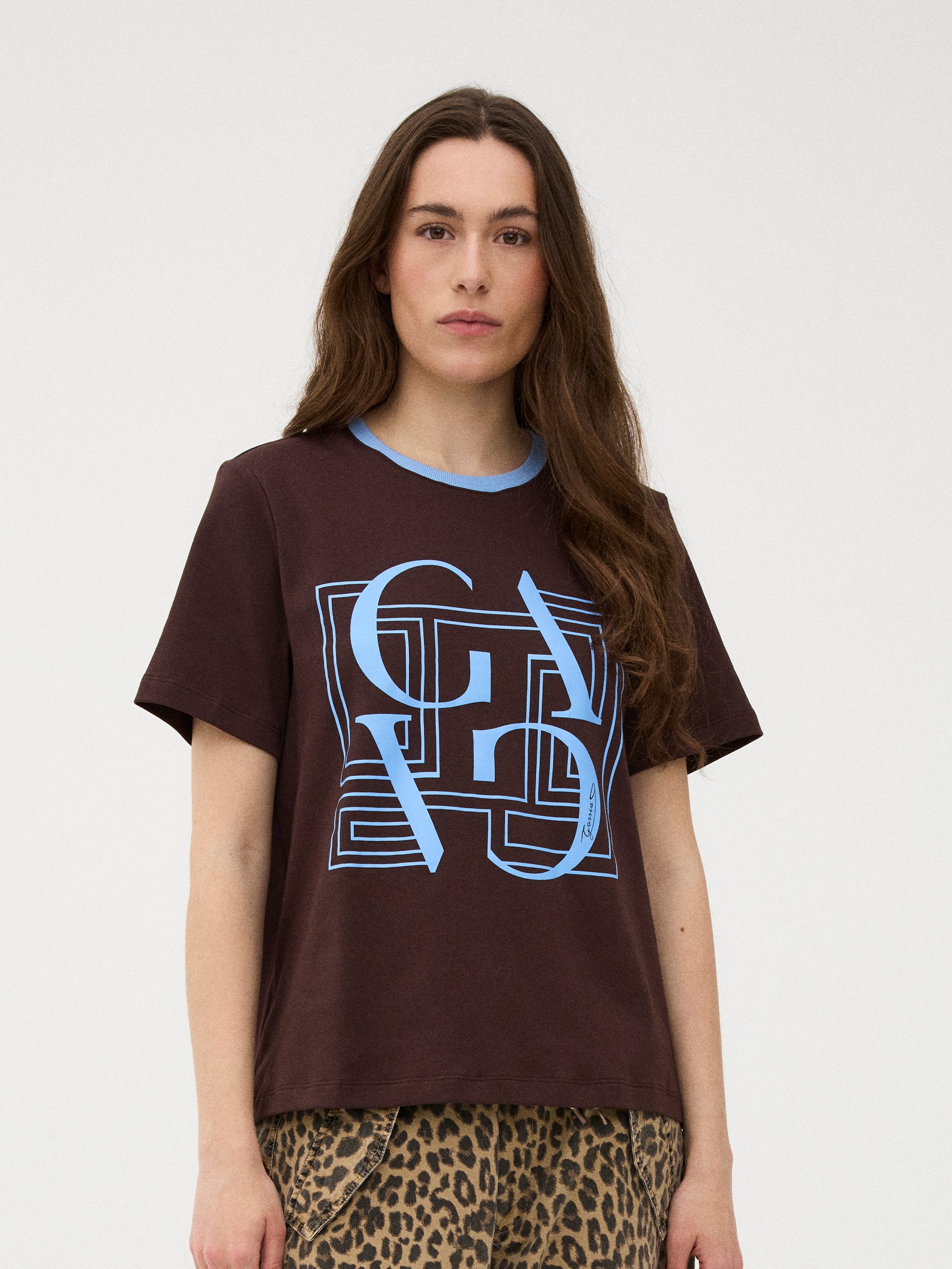 Gossia BasGO Tee T-Shirt Chocolate / Blue Print