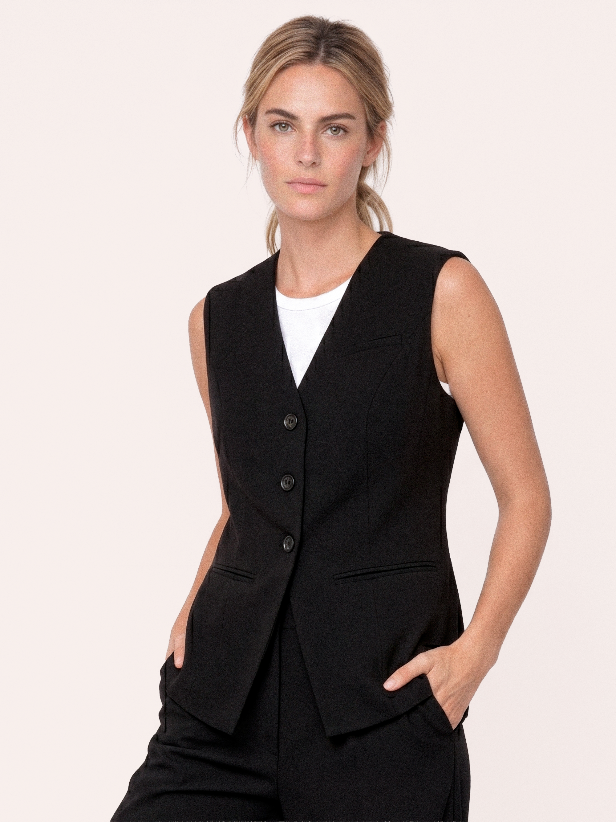 Gossia SharinGO Vest Vests Black