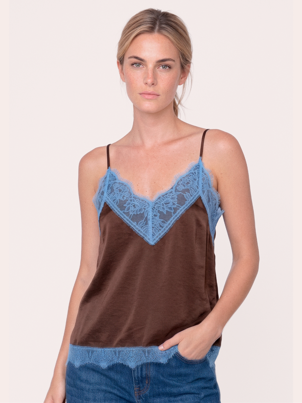Gossia SingGO Top Tops Coffee